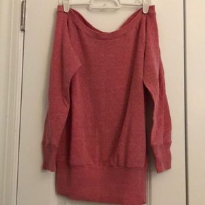 Off shoulder boat neckline